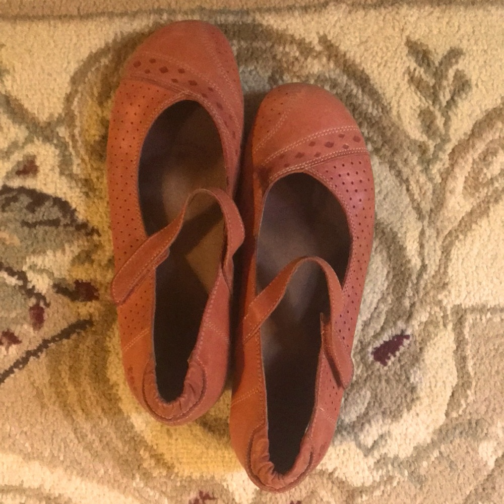 Taos Rust Orange Casual Flat Shoes size 6